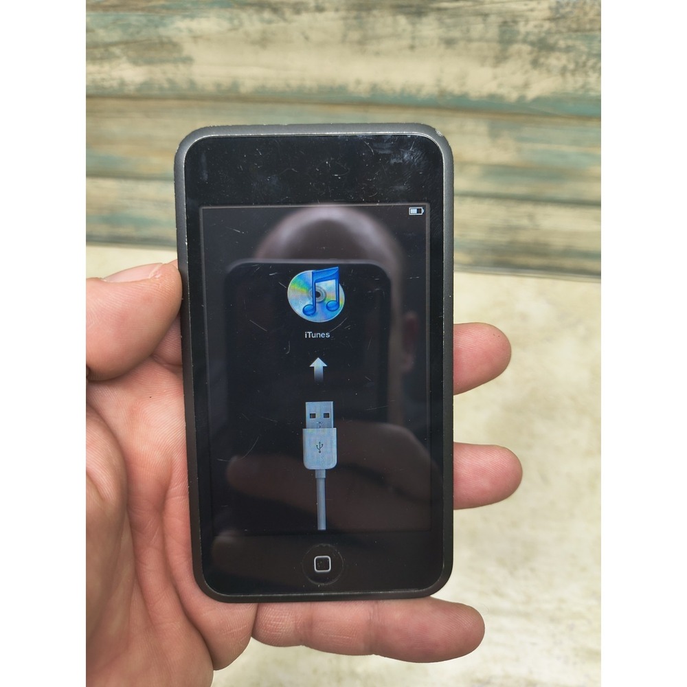 Apple iPod Touch Black 1st Gen A1213 16GB‎